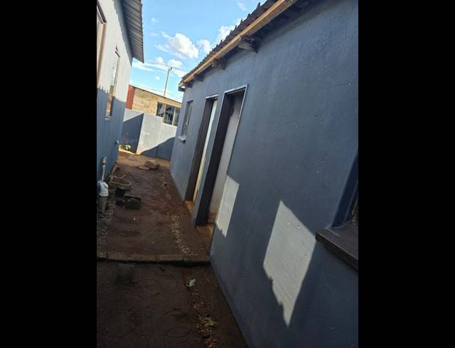 2 BEDROOM HOUSE FOR SALE IN DRIEZIEK